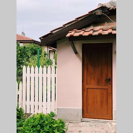 부르가스 Cute Little House With A White Picket Fence 빌라 외부 사진